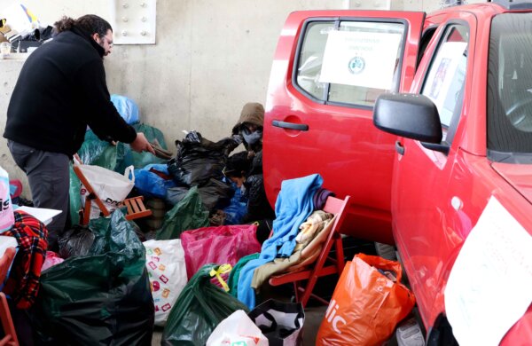 Συλλέξαμε μεγάλες ποσότητες από παπούτσια, σακάκια και κουβέρτες!